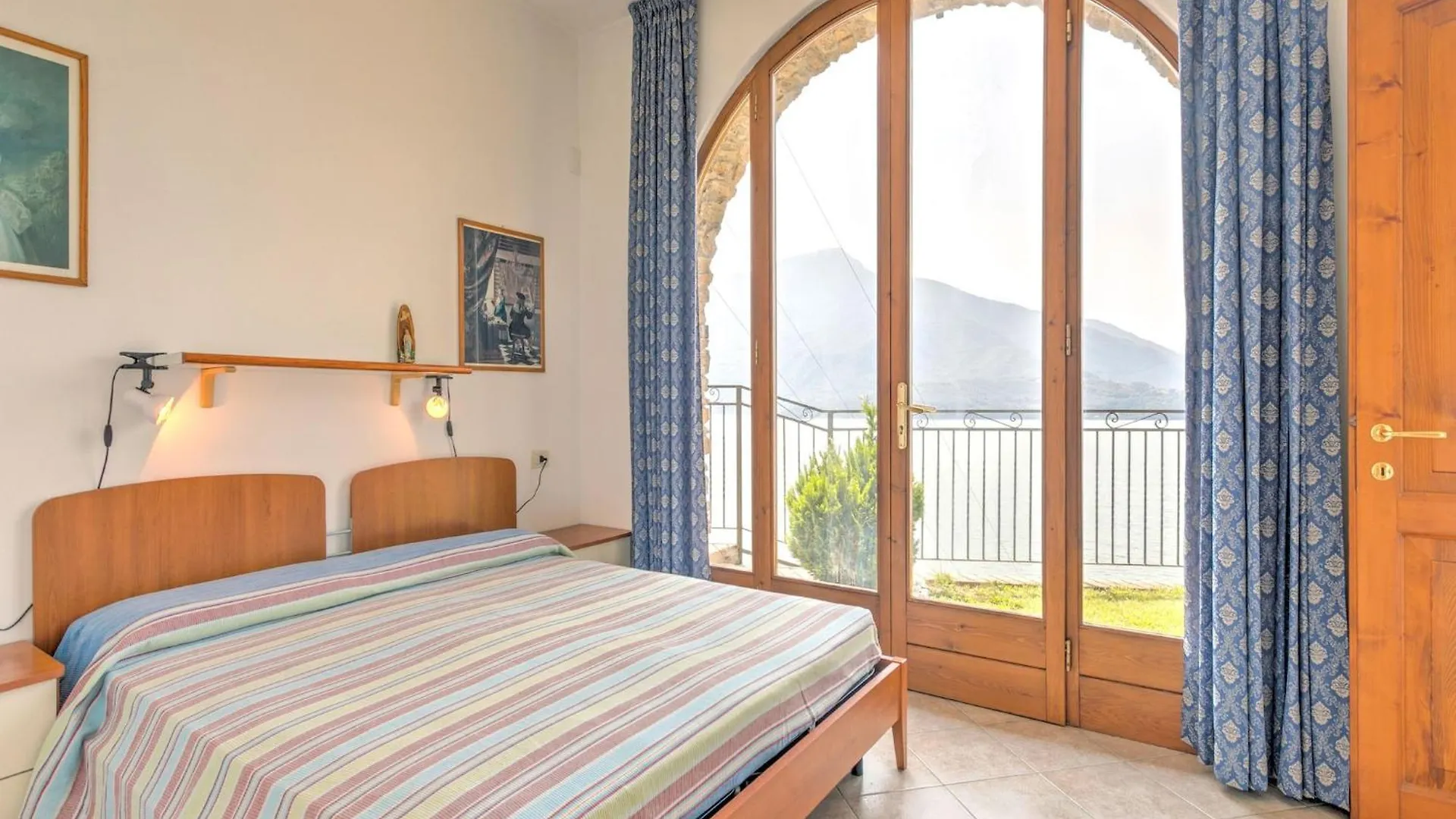 Wonderful Flat With Swimming Pool Lift And Garden Lägenhet Gravedona