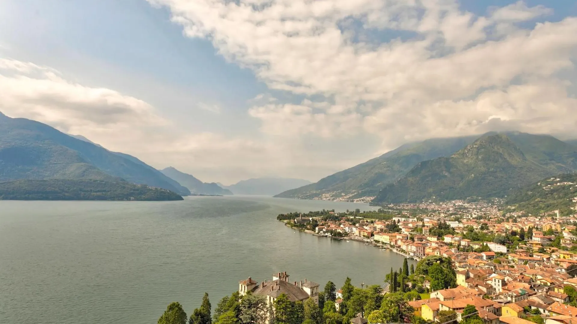 Wonderful Flat With Swimming Pool Lift And Garden Lägenhet Gravedona