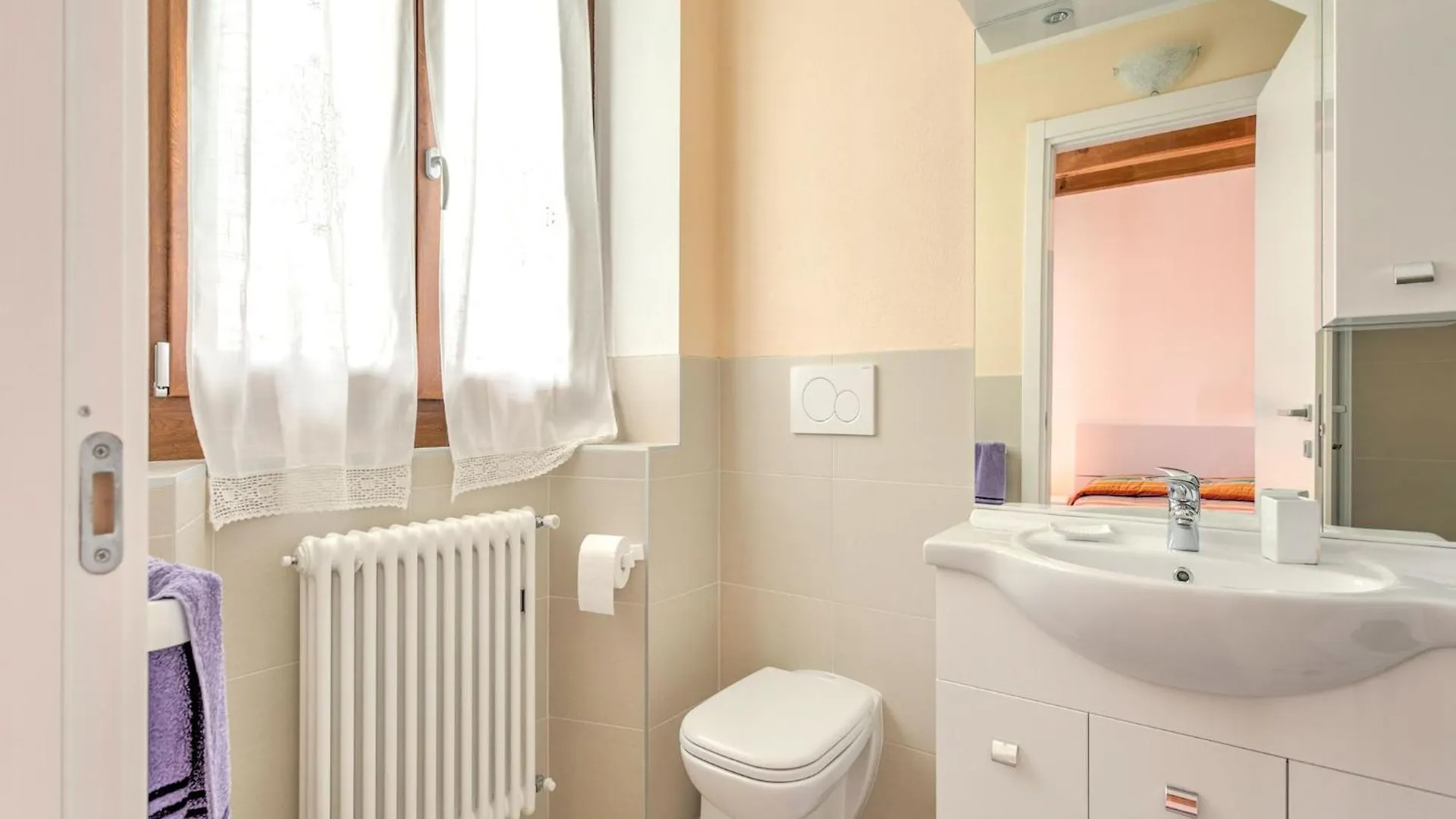 Wonderful Flat With Swimming Pool Lift And Garden Lägenhet Gravedona