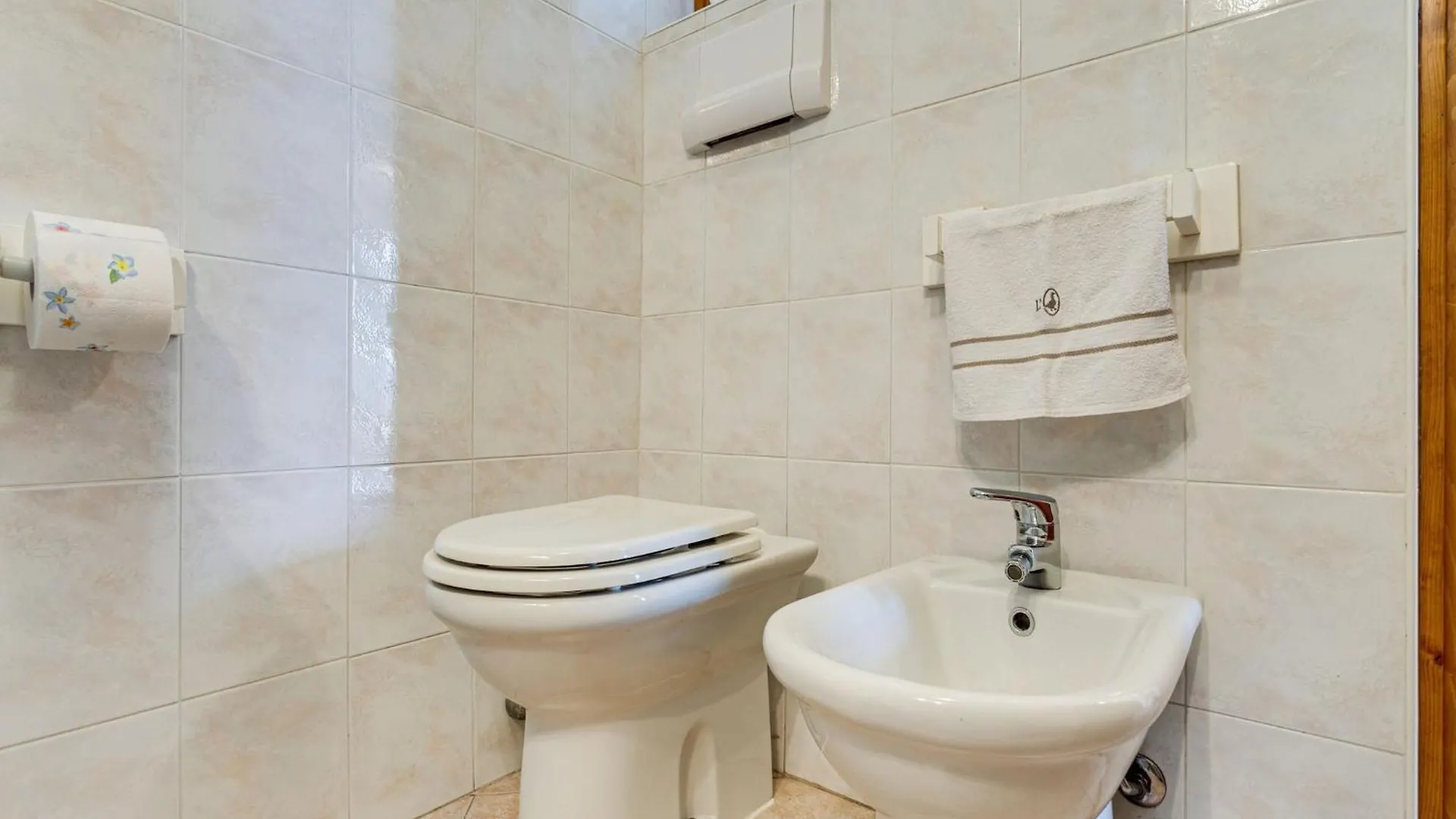 Wonderful Flat With Swimming Pool Lift And Garden Appartement Gravedona 0*,  Italië