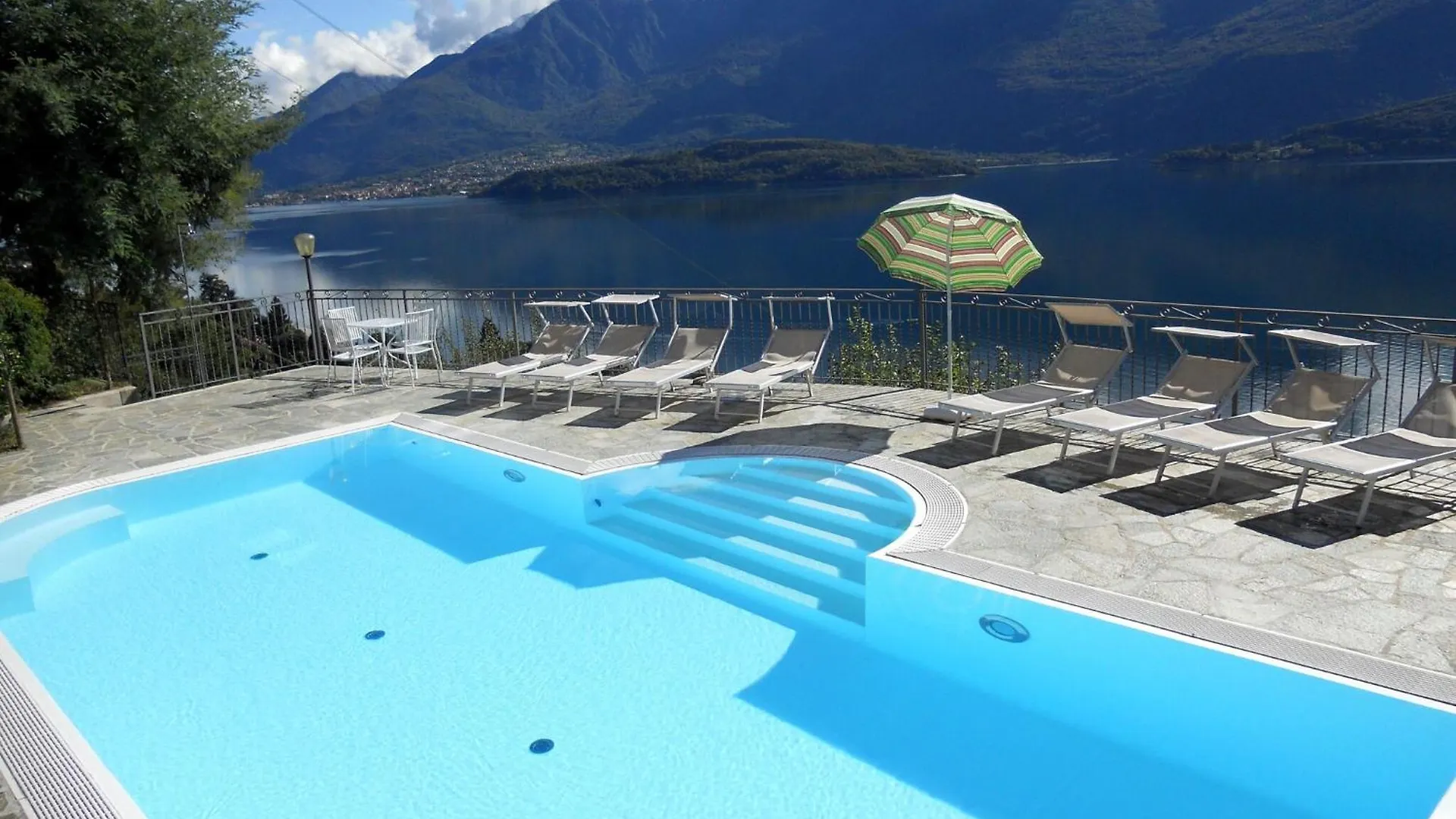 Wonderful Flat With Swimming Pool Lift And Garden Appartement Gravedona