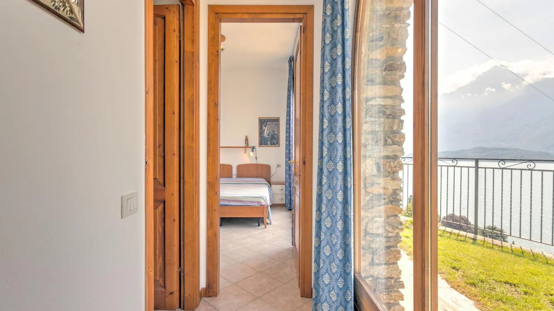 Wonderful Flat With Swimming Pool Lift And Garden Appartement Gravedona
