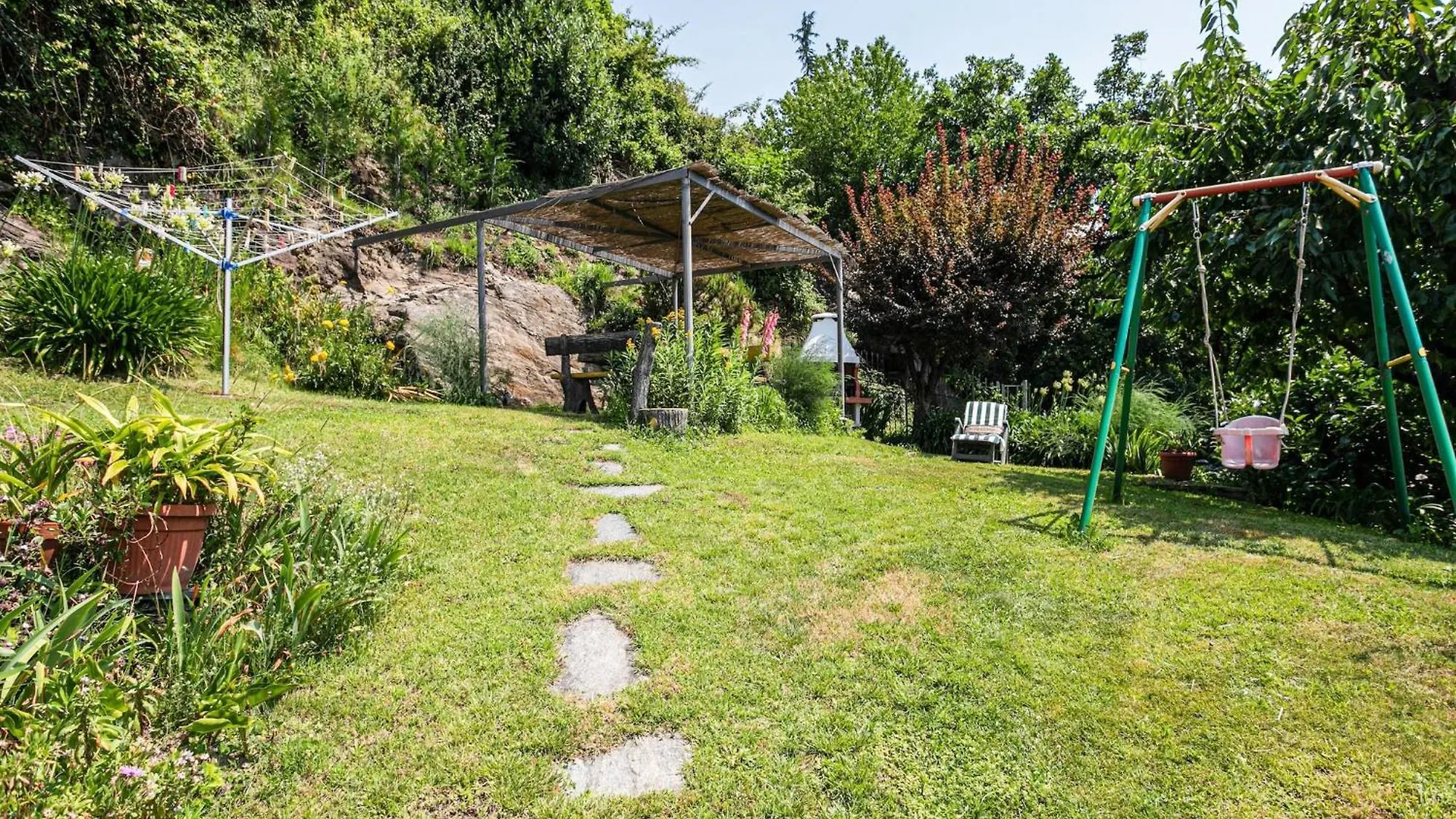 Wonderful Flat With Swimming Pool Lift And Garden Appartement Gravedona
