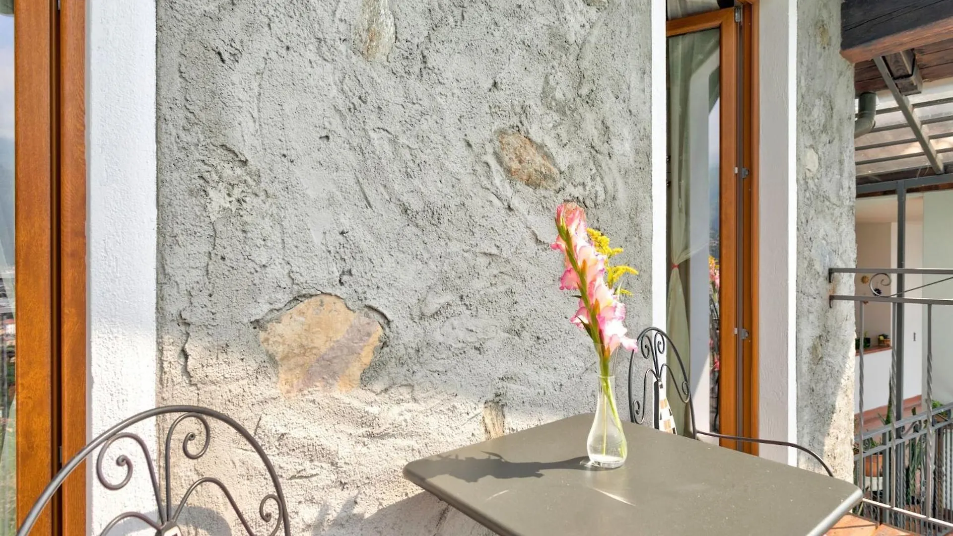Wonderful Flat With Swimming Pool Lift And Garden Appartement Gravedona 0*,