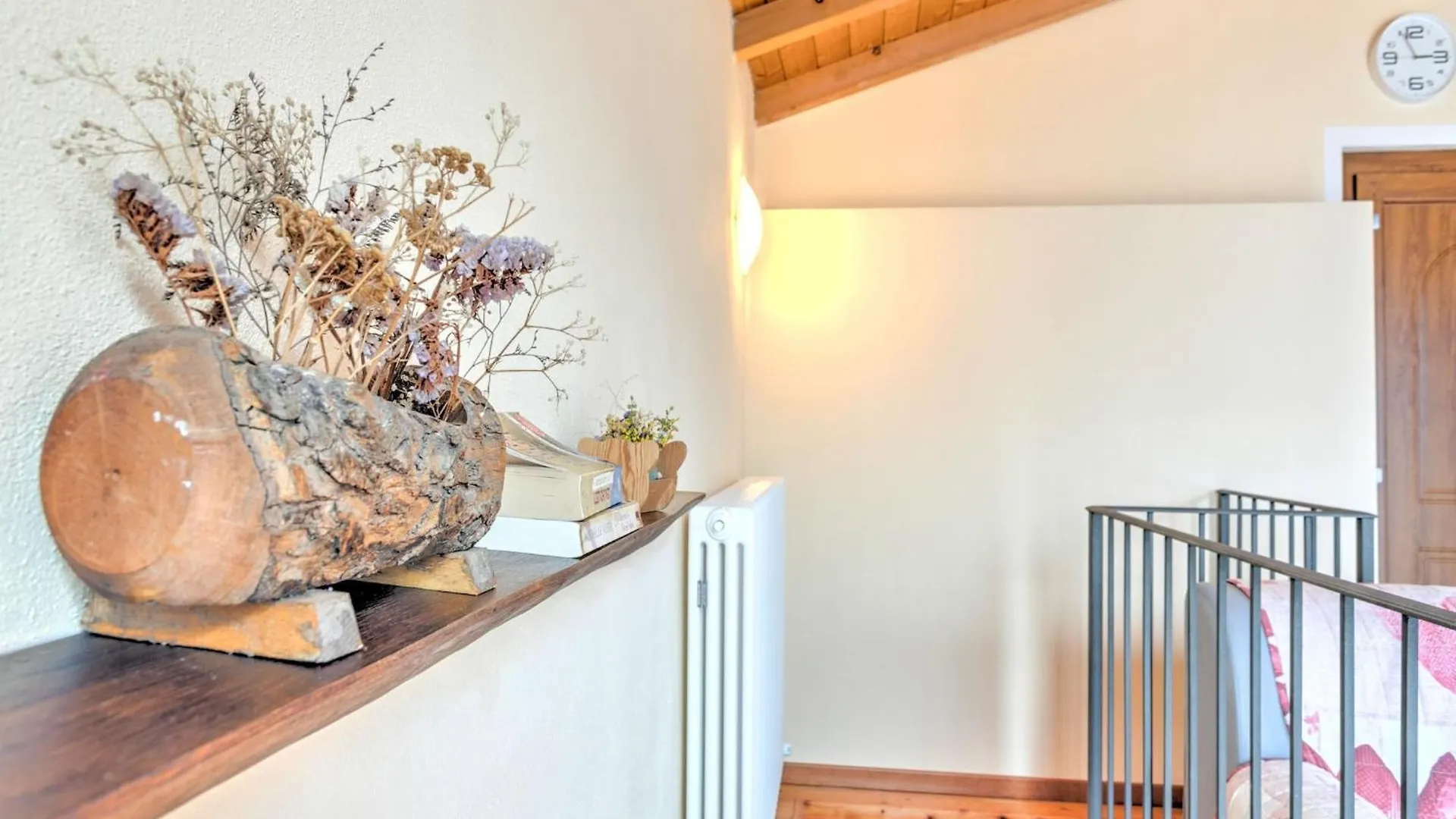 Wonderful Flat With Swimming Pool Lift And Garden Appartement Gravedona