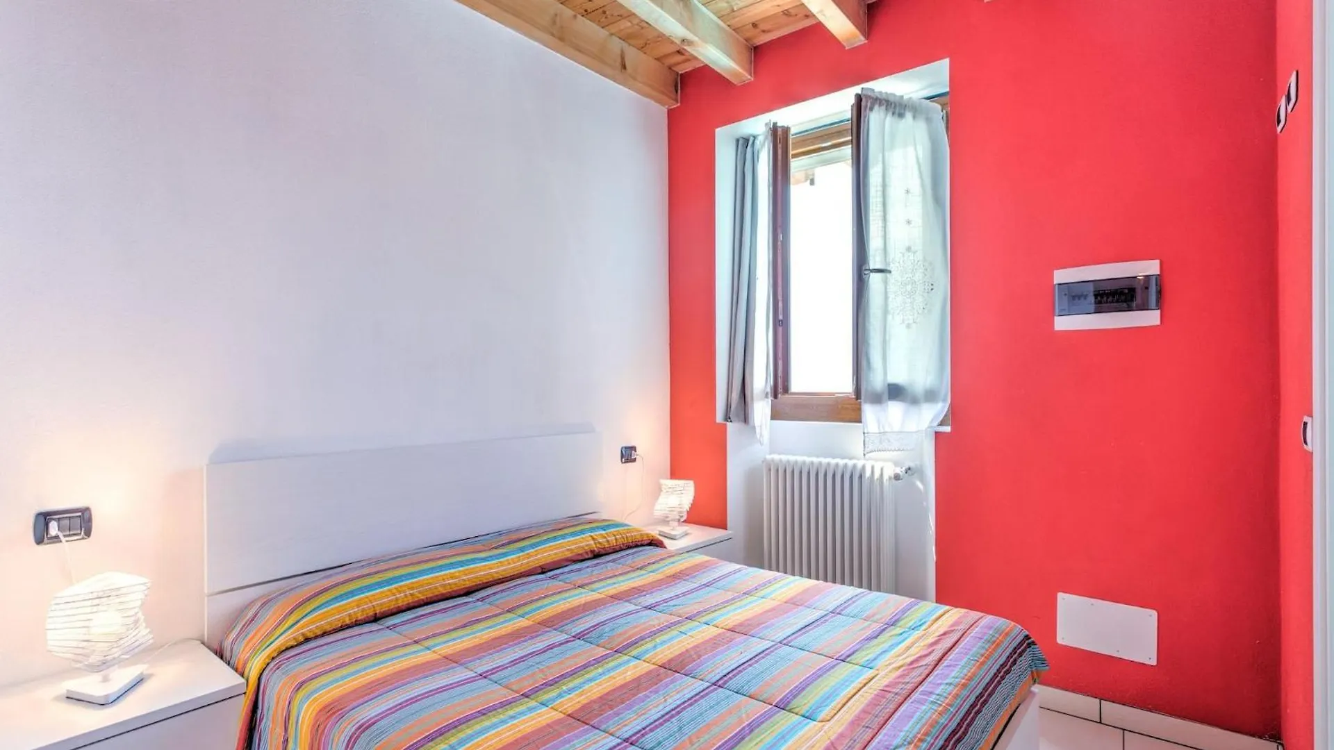 Wonderful Flat With Swimming Pool Lift And Garden Appartement Gravedona 0*,